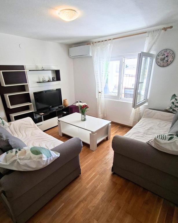 Marina's Mediterranean Retreat - 2BR Apartment - 1