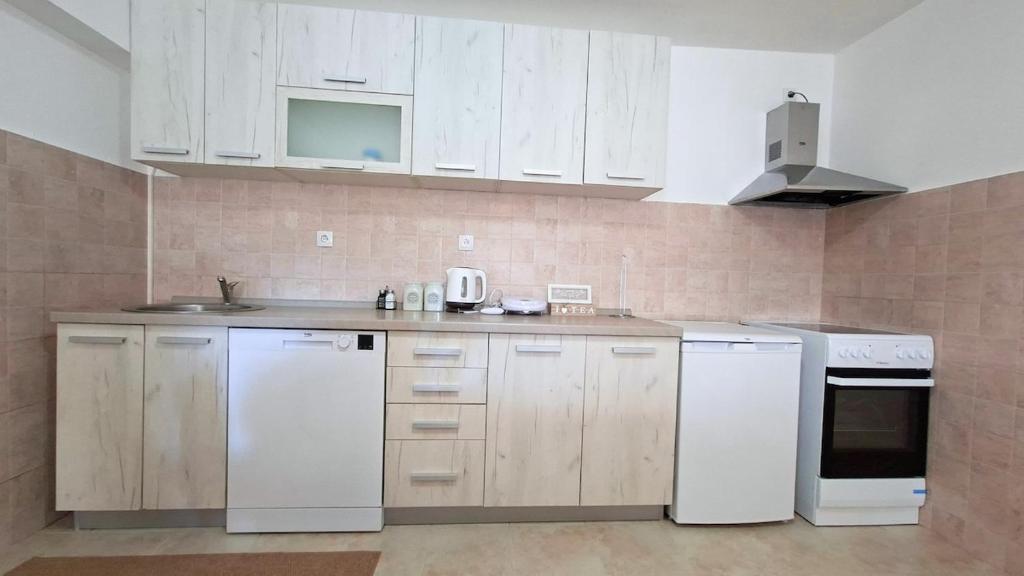 Marina's Mediterranean Retreat - 2BR Apartment - 4