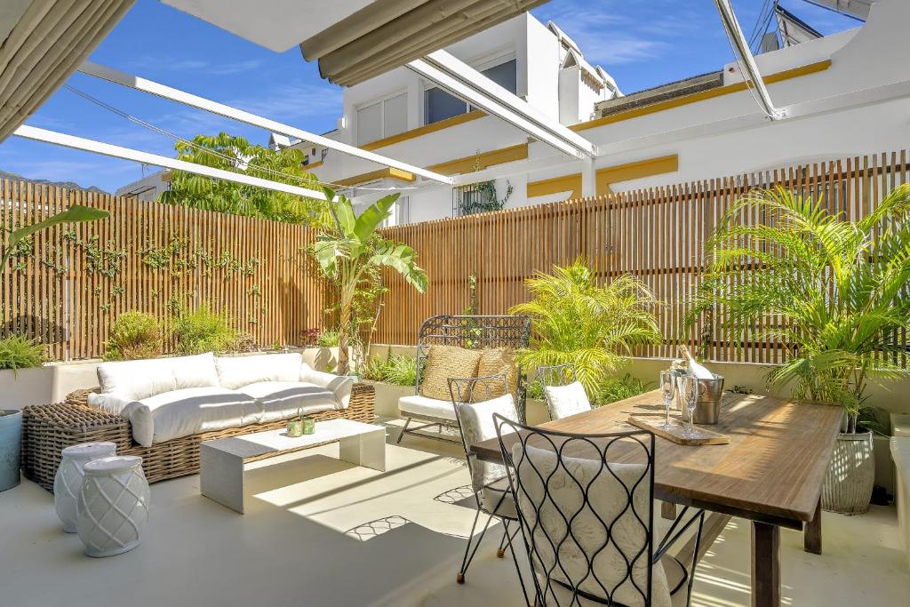 Casa Bambu - Incredible Beachside Townhouse by Finest Rentals - 2