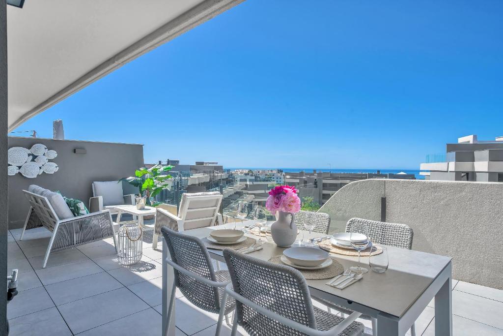 Oasis 325 by Finest Rentals - 2