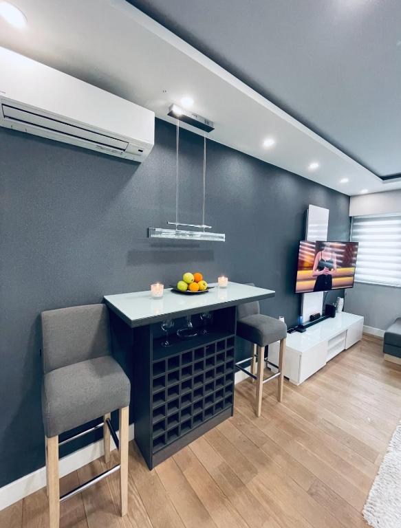 Luxury Apt 1 - 2