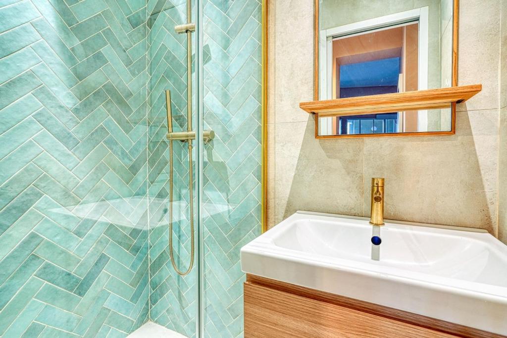 Beautiful 2 air-conditioned bedrooms - 5