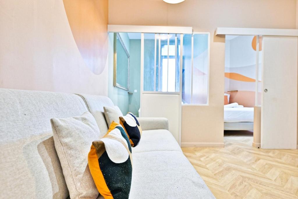 Designer & Air-Conditioned Apartment 2BR, Paris 17 - 5
