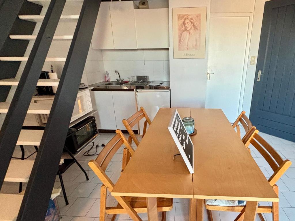 Family Apartment with Bedroom, Mezzanine, Sleeping Cabin & Parking - 2