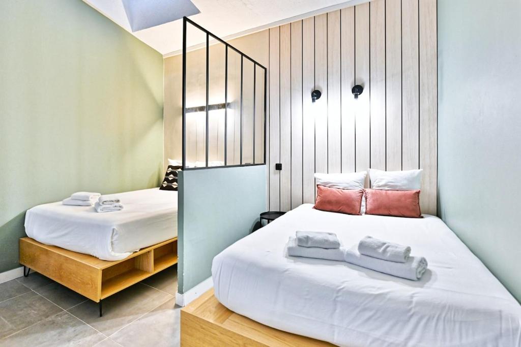 Stylish 2-Bedroom Loft in the Heart of Paris with Air Conditioning - 1