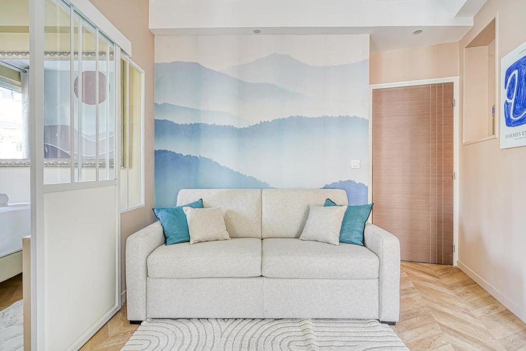Calm and Comfortable 2-Bedroom Apartment in Paris 17th - 3