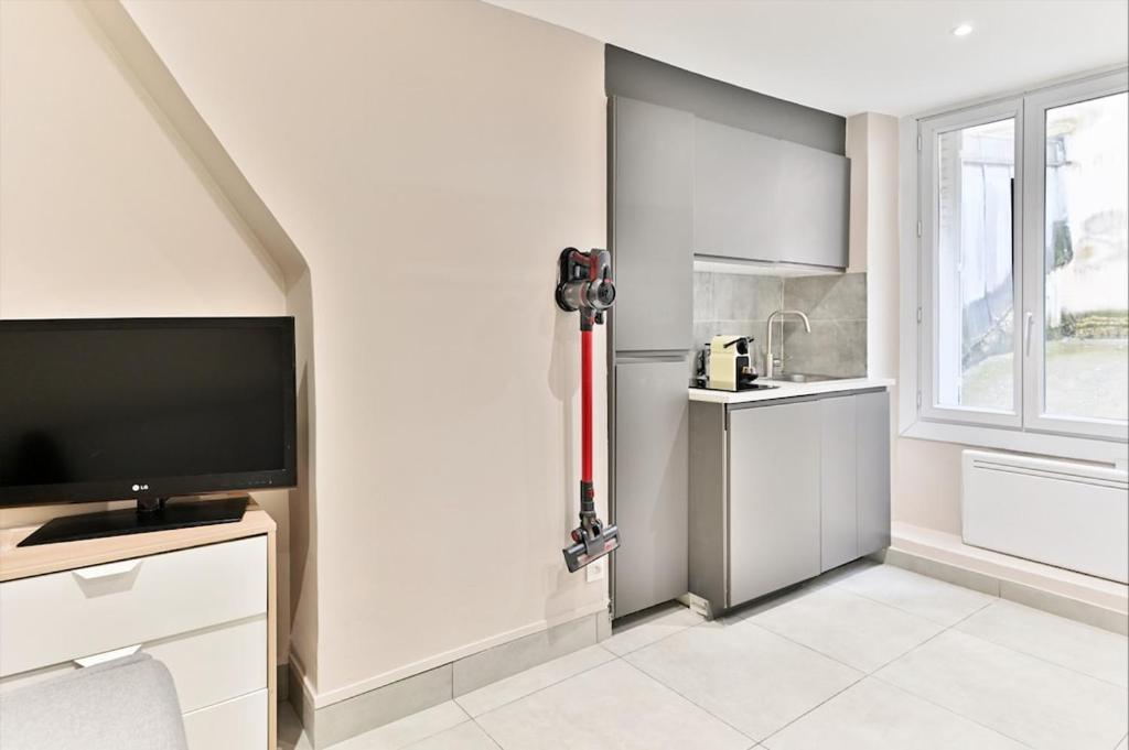 Compact Studio in Central Paris Practical & Convenient - 4
