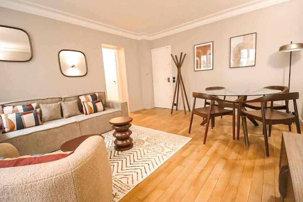Elegant 1-Bedroom Apartment on Rue Saint-Dominique - 5