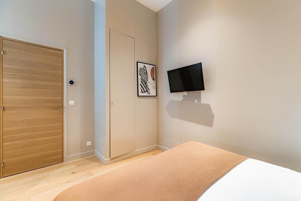 Elegant 3-room air-conditioned apartment in the heart of Paris 10 - 5