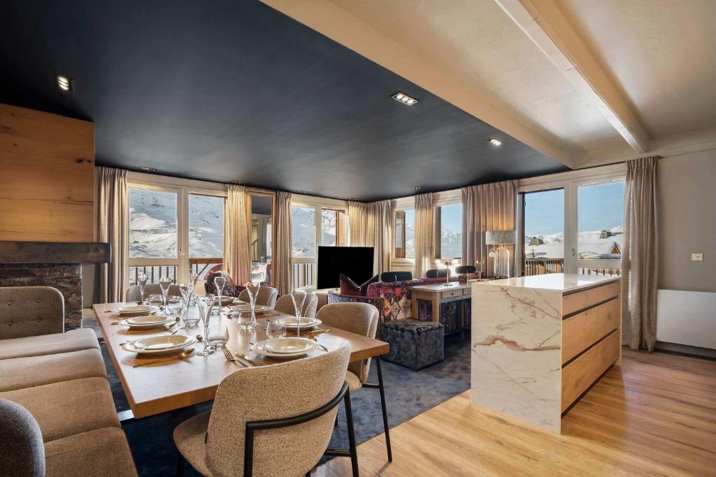 Luxurious Apartment with Ski-In and Out Access in Centre - 5
