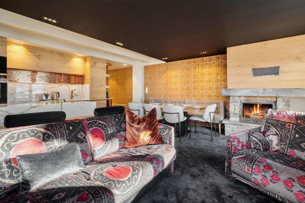 Luxurious Apartment with Ski-In and Out Access in Centre - 2