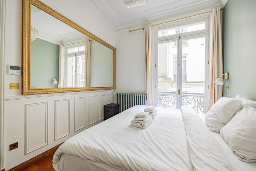 Champs Elysées-Avenue Montaigne-2 bedrooms - 4