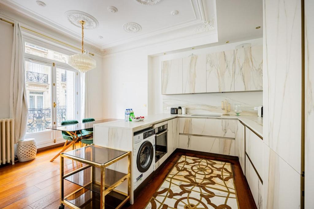 Champs Elysées-Avenue Montaigne-2 bedrooms - 5