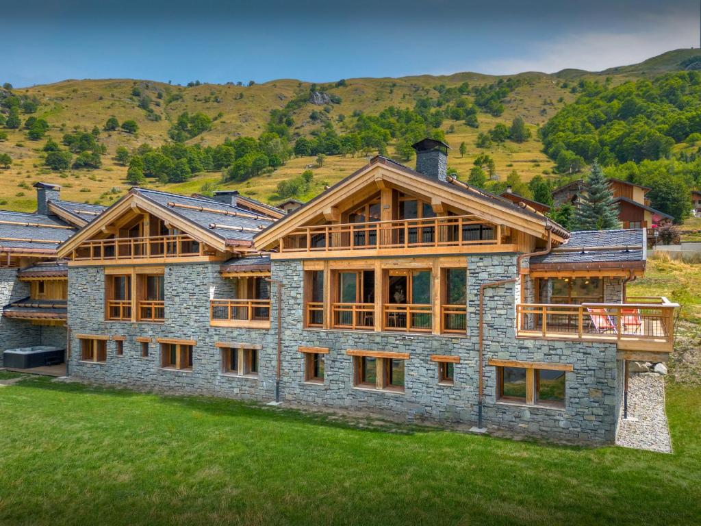 Chalet Ferret - OVO Network - 2