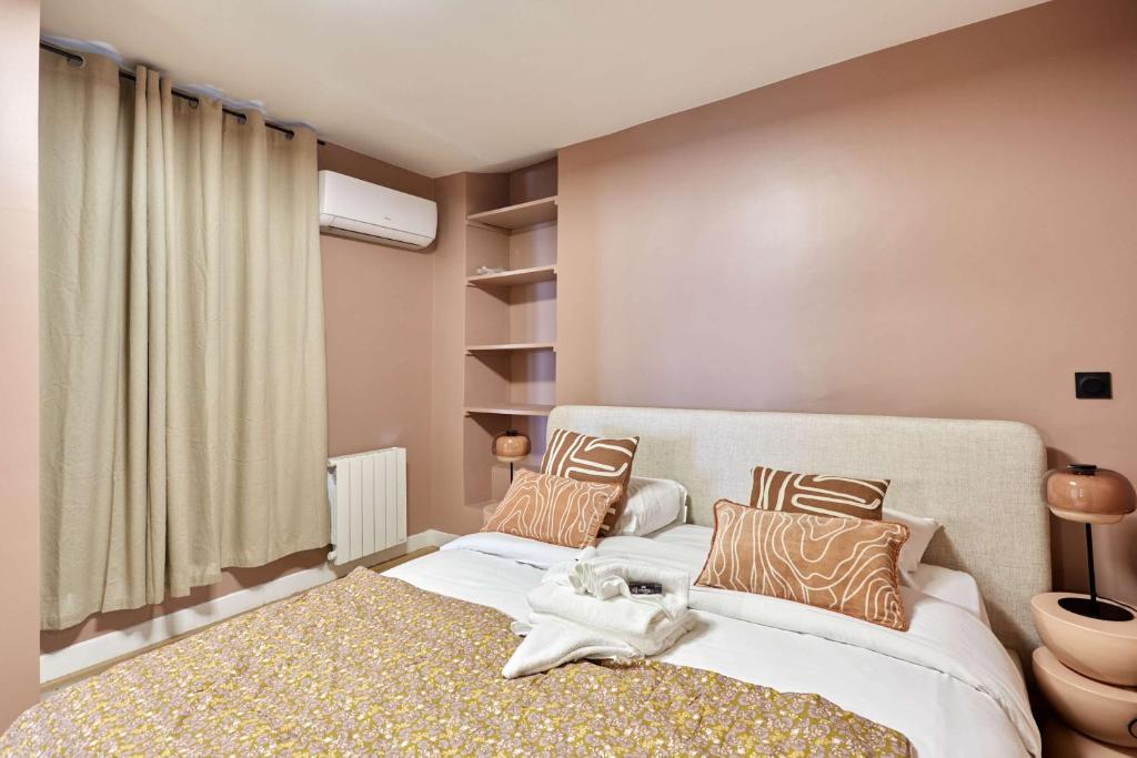Bright Air-Conditioned Apartment in the Marais - 2
