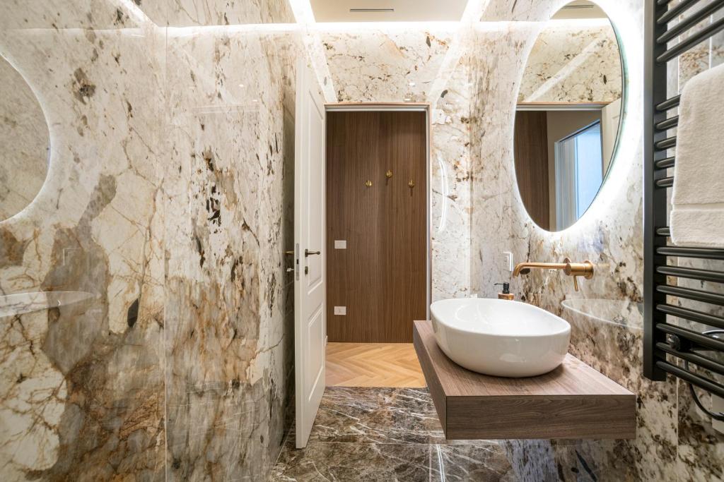 TheLuxe Residences - 3