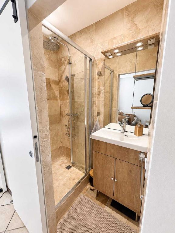 Riviera Escape - Balcony - Air Conditioning - Private Parking - 3