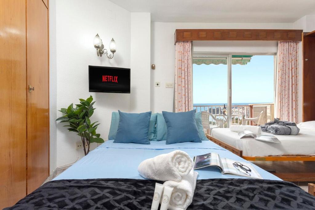 Beachfront Apartment 4pers El Paseo AC WiFi - 4