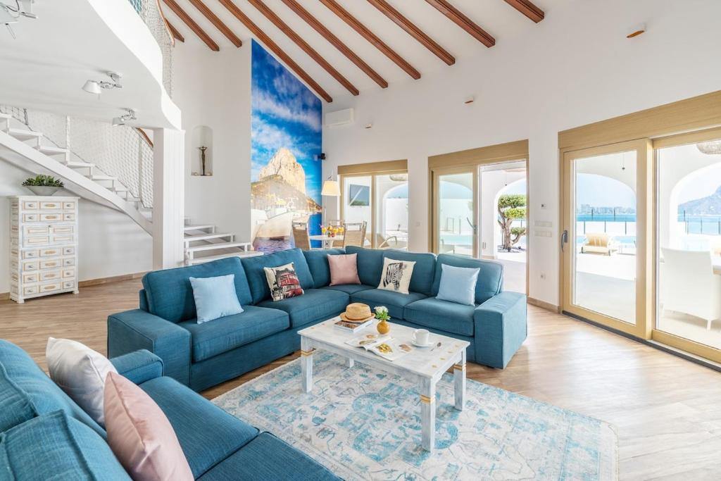 Top Villa on frontline of the Mediterranean - 2