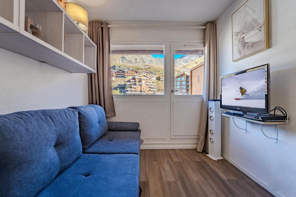 Stay with Balcony & Slope Access - 4