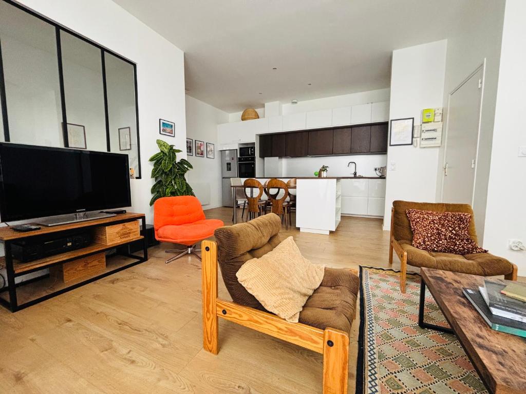 Lille centre - 4 adultes - 2 bébés Parking privé - Vieux-Lille à pied - 2