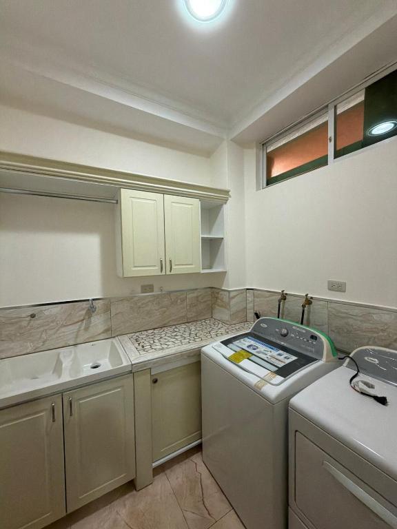 Comfortable apartment in Guayaquil with a pool - 2