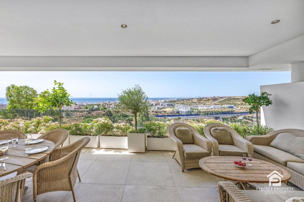 Estepona Luxury 3BR - Sea Views, Terrace, Garage - 4