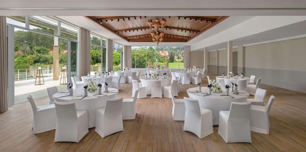 Banquet hall