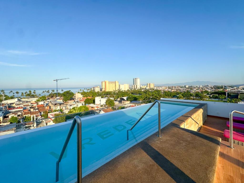 VREDE - Modern Ocean View - Great Rooftop Amenities - 1