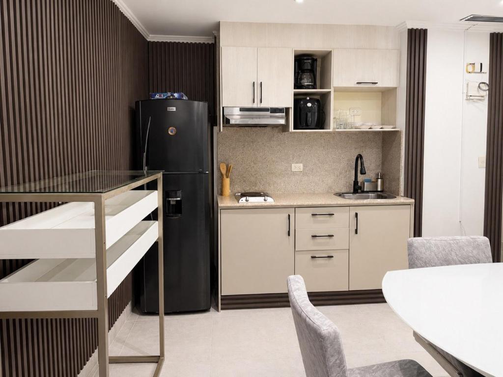 Suite moderna en Guayaquil, Piscina, Gym, excelente ubicación - 4