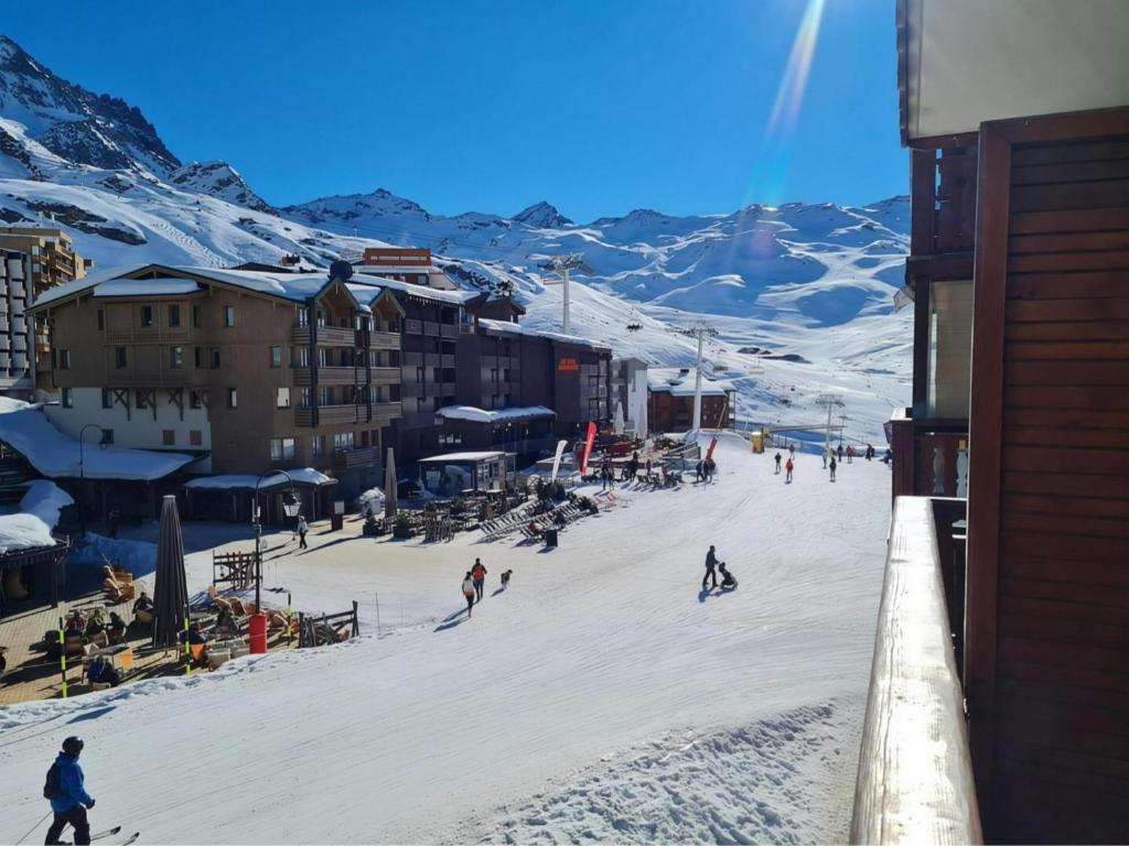 Front de Neige Val Thorens - Skis aux pieds, balcon vue montagne - 1