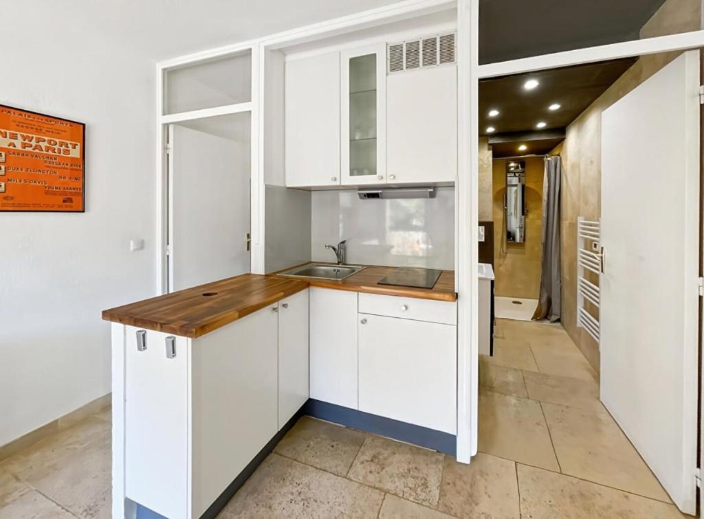 Studio with pool and beach access in Sanary-sur-Mer - 4