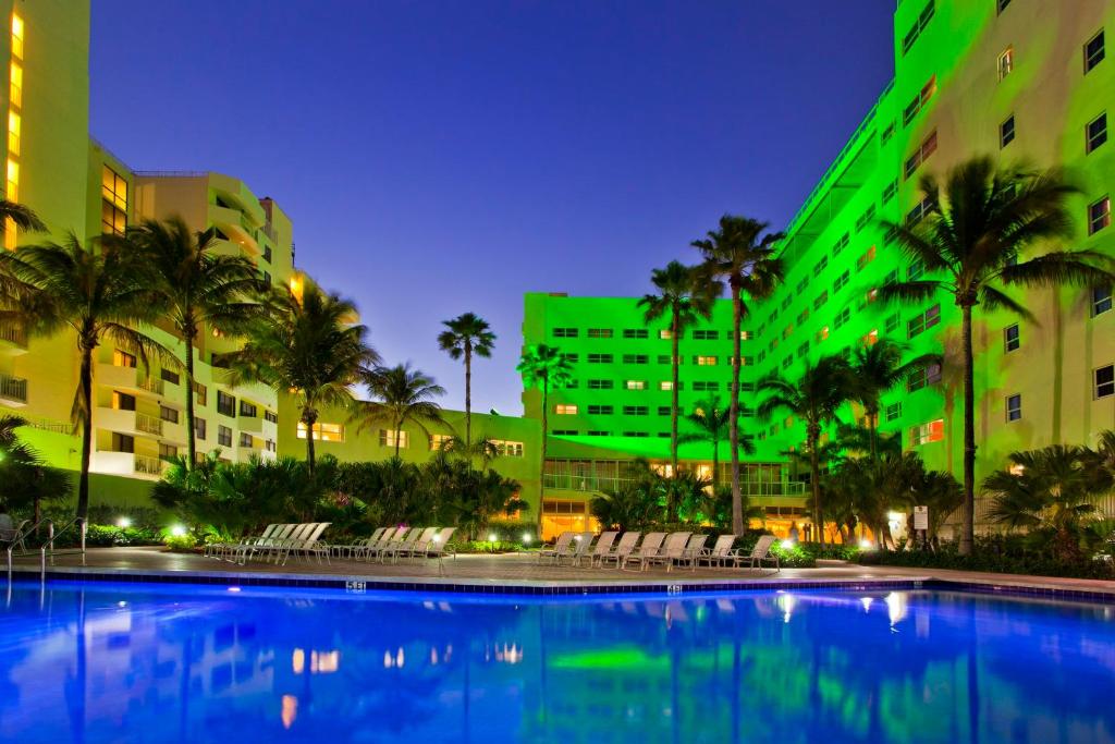 Holiday Inn Miami Beach-Oceanfront, an IHG Hotel By IHG
