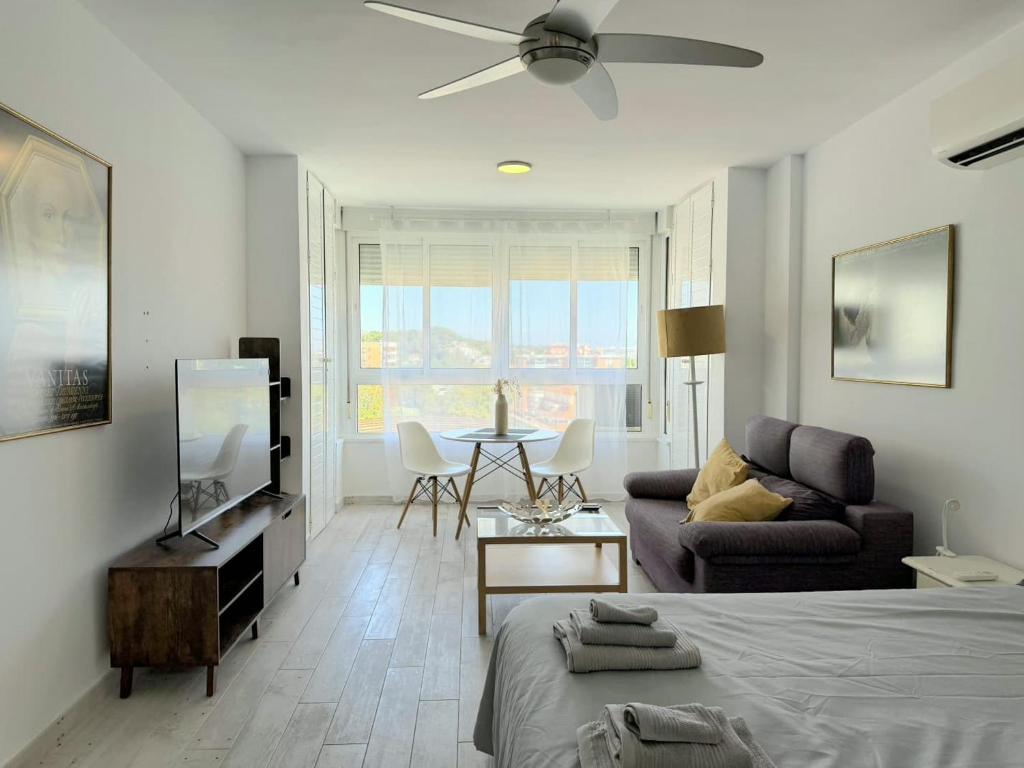 VER61 - Design Studio with Sea Views and Pool - 6th Floor, AC, Lift - 1