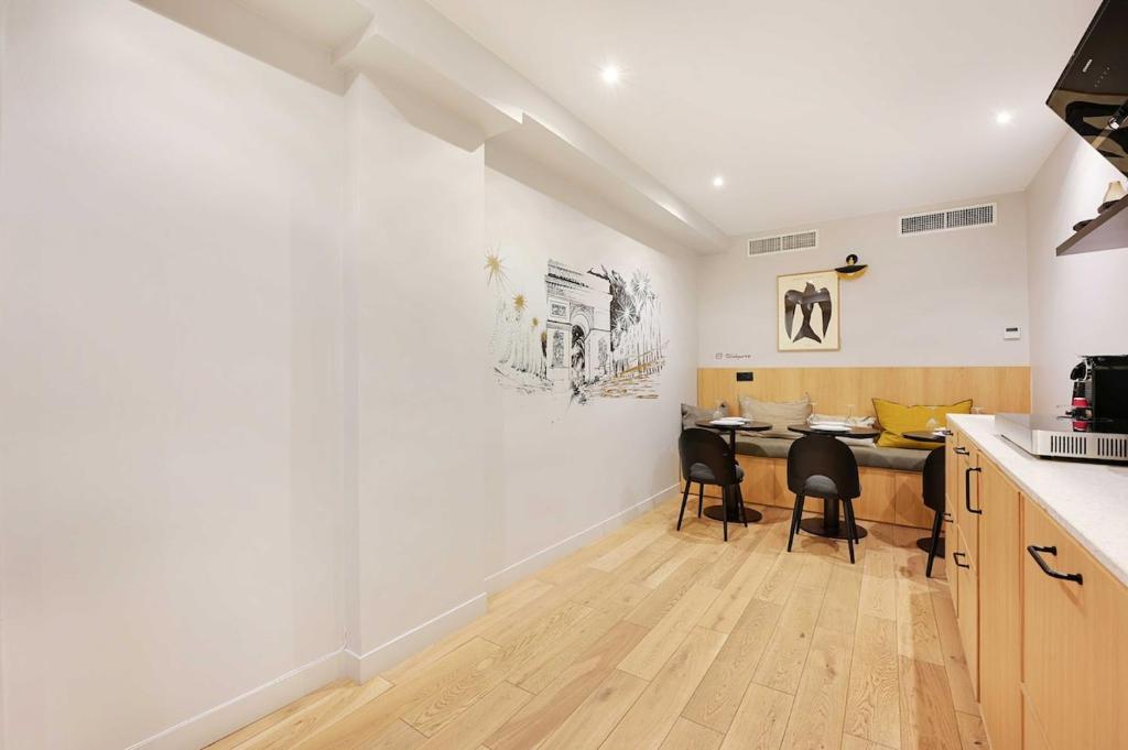 Spacious charming apartment 7P 16th - 3