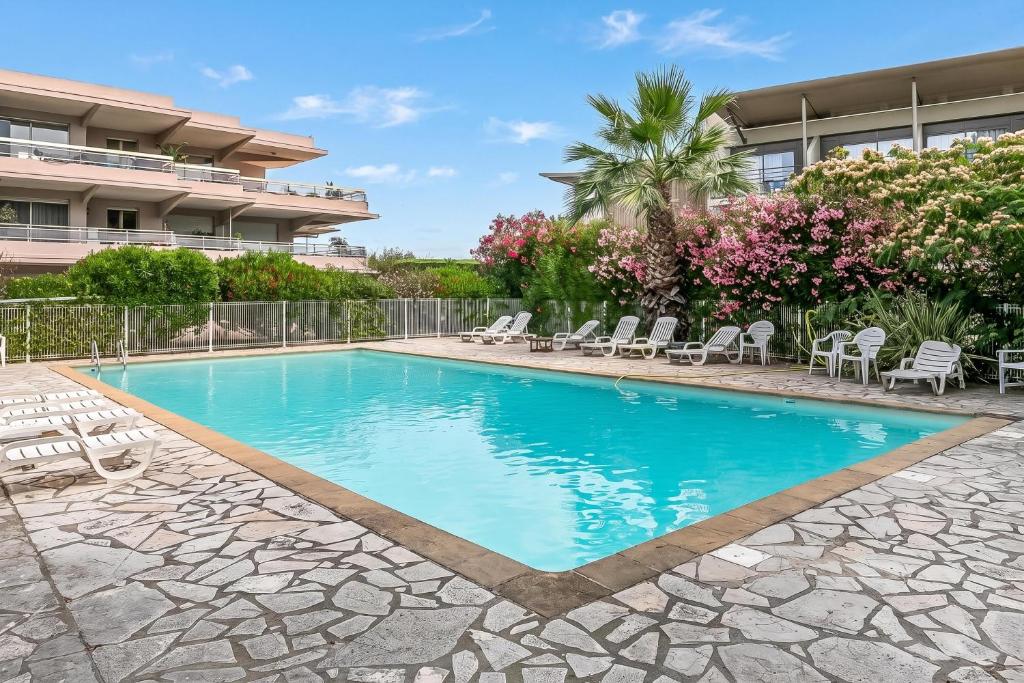 Studio Near Beach, Sea View & Garage - Happy Rentals - 2