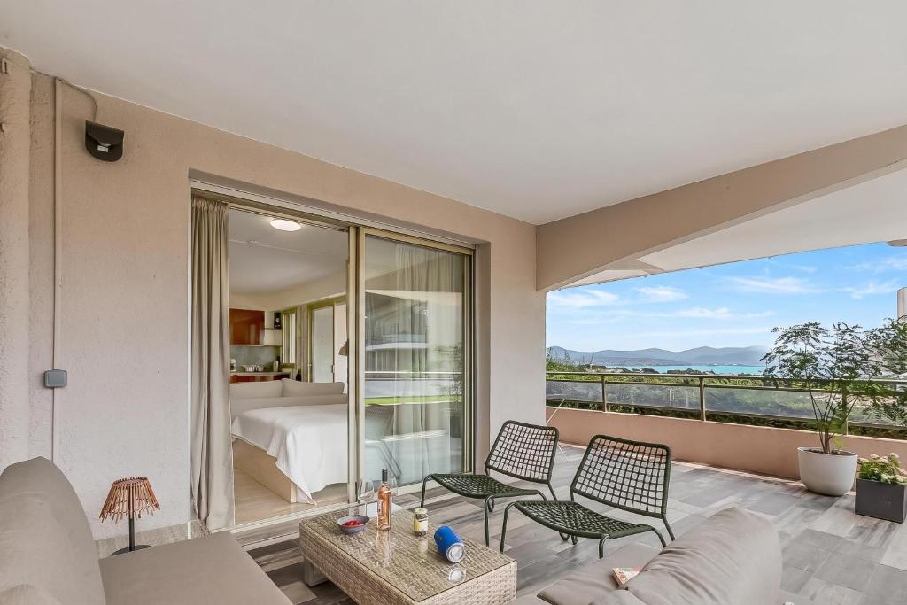 Studio Near Beach, Sea View & Garage - Happy Rentals - 1