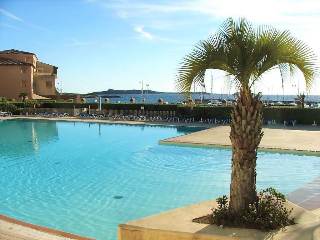 T2 Rez de jardin, 4 personnes, piscine, acces mer - 1