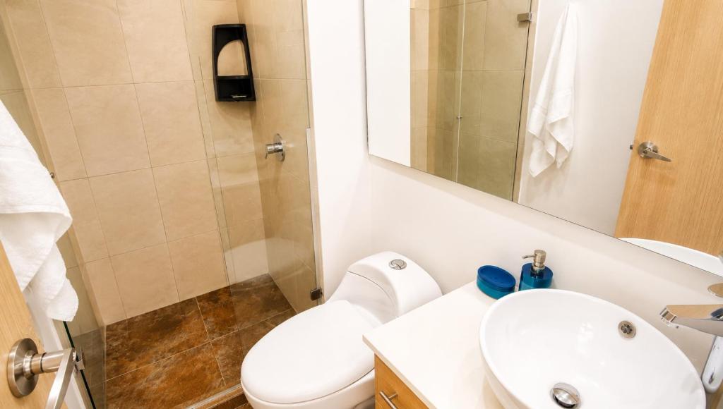 Your Laureles home away from home, great rates! - 2