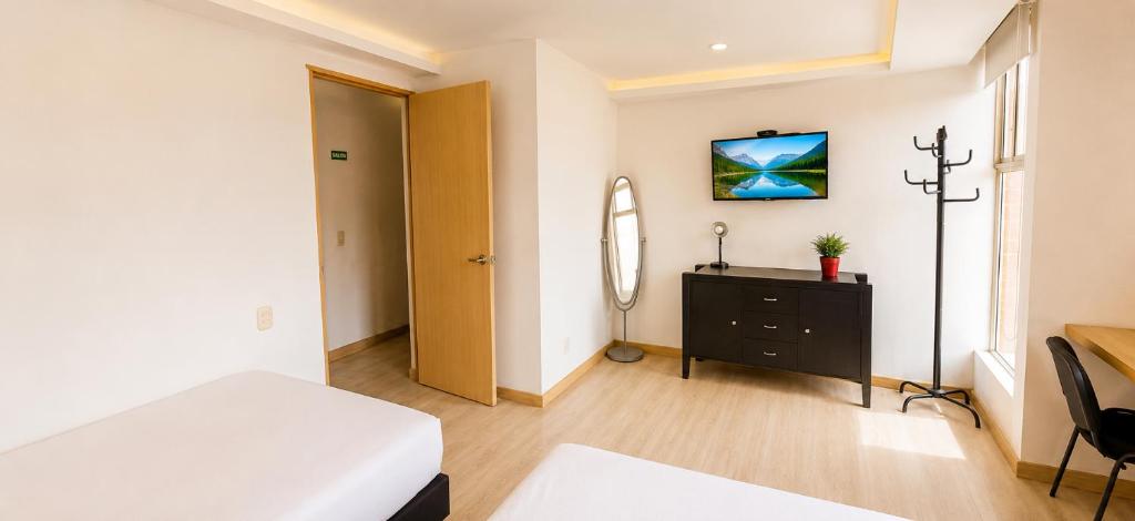 Your Laureles home away from home, great rates! - 4