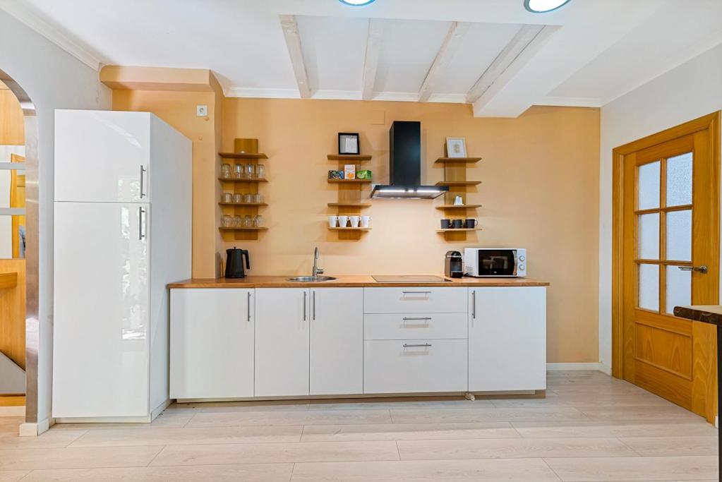 Two bedroom apartment with patio in Malaga City Center - 2