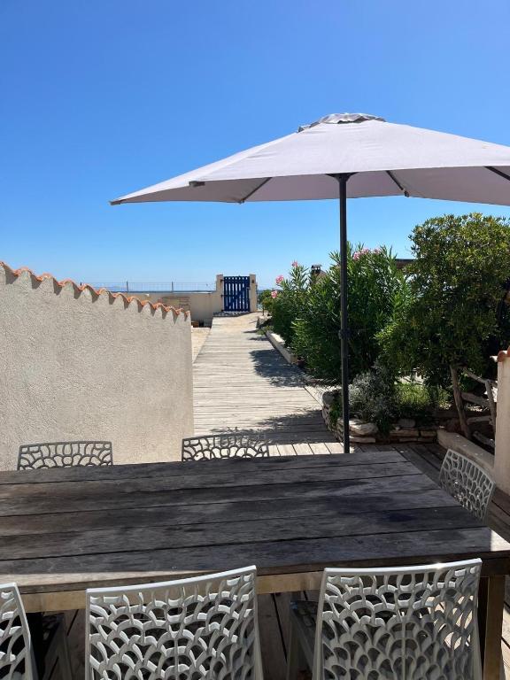 APPARTEMENT 6 PERSONNES VUE MER 30 M DE LA PLAGE - 1