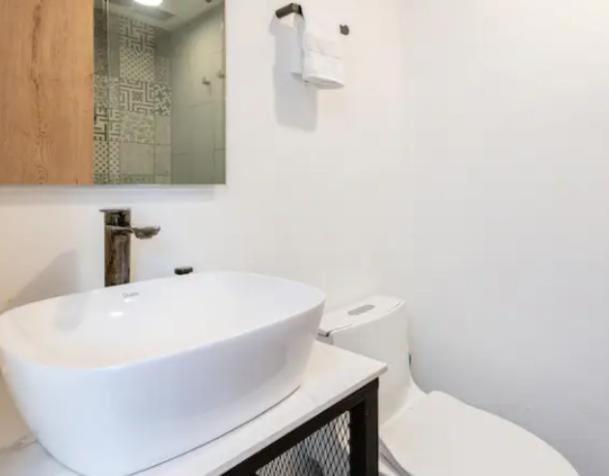 Poblado, hermoso apartamento 4 habitaciones y jacuzzi Medellin - 4