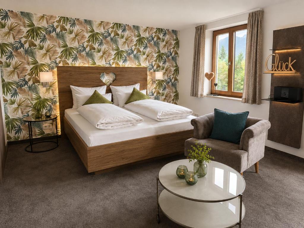 Bayern Resort Hotel - Adults only - mit Zugspitzblick - Eibsee-Nähe - Wellnessbereich - Naturpool im Sommer - 4