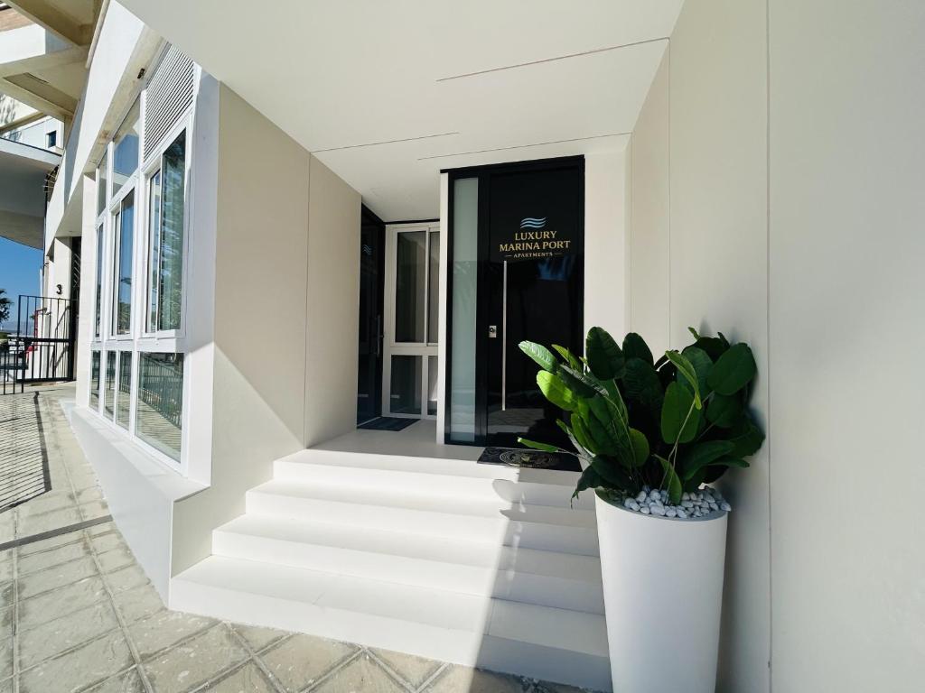 Apartamentos Marina Port - 1