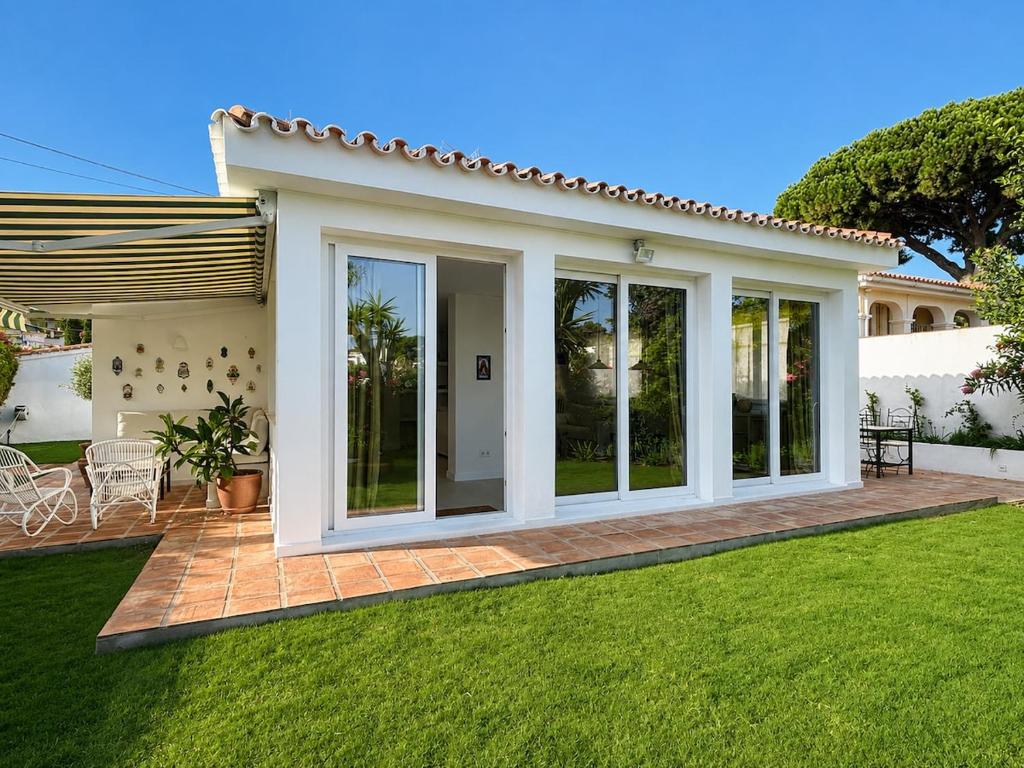 Private villa in Marbella, beach and pool - 4