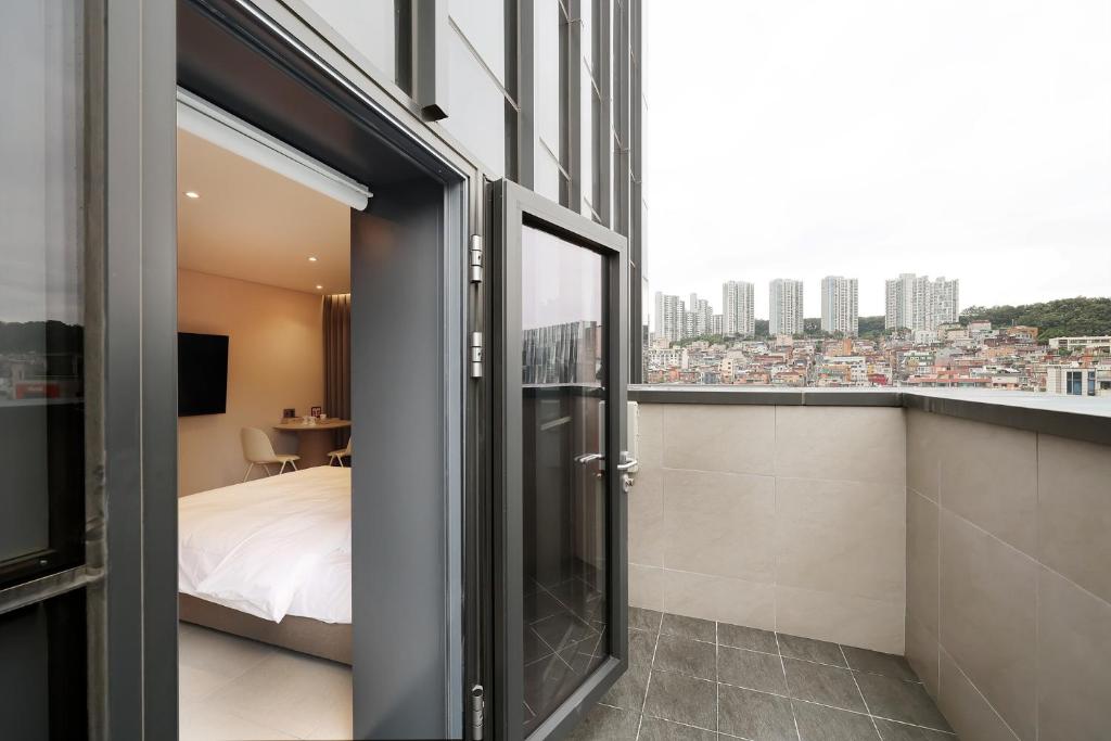 호텔 더디자이너스 서울대 (Hotel The Designers Seoul National University)