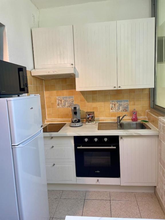 Studio climatisé en bord de mer et Plage privée - 2