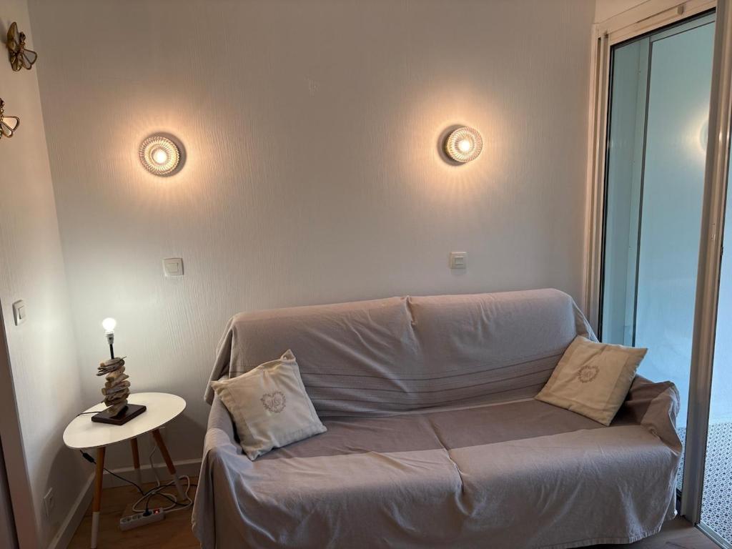 T2 Ground floor, 4 beds, pool, sea access - 2