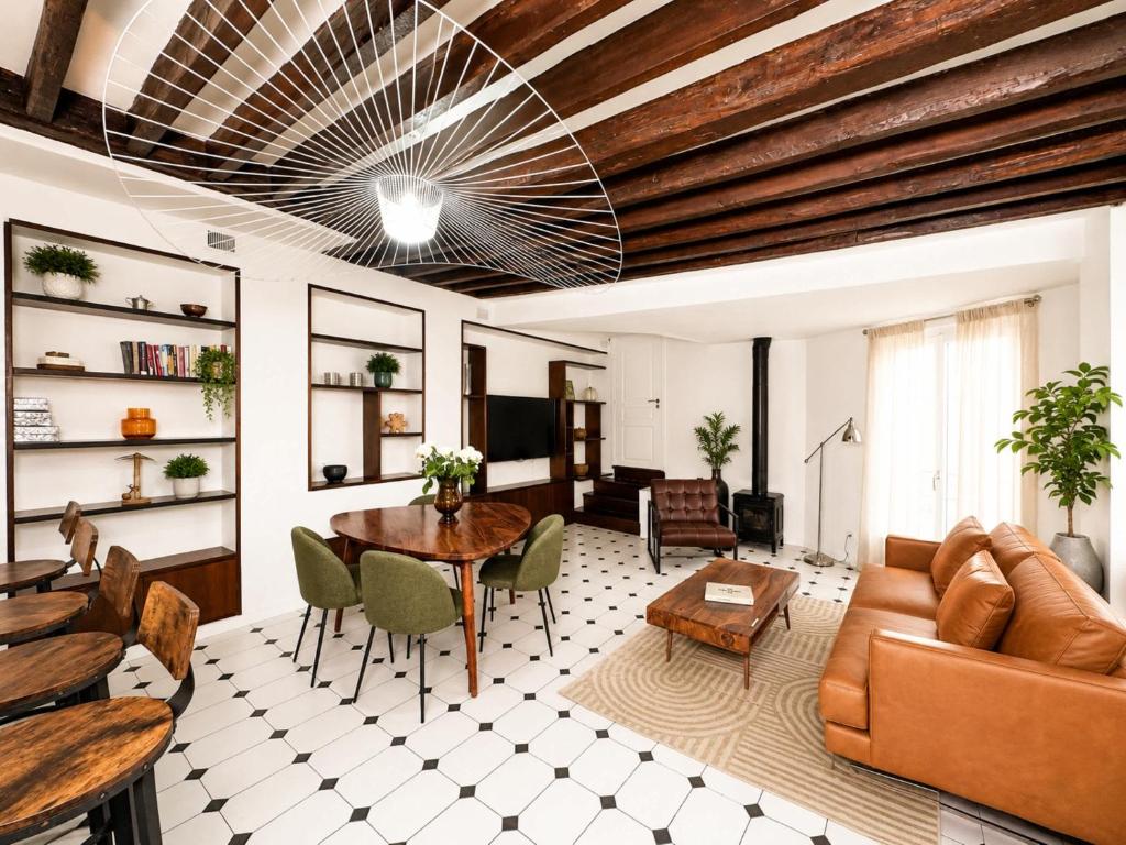 Spacious & modern property in Le Marais - 1